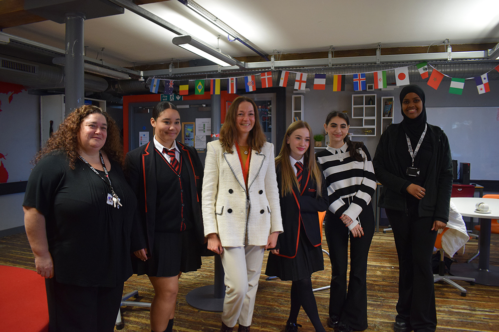 Anna Azarova with Sara Mallo and students who were involved with the project